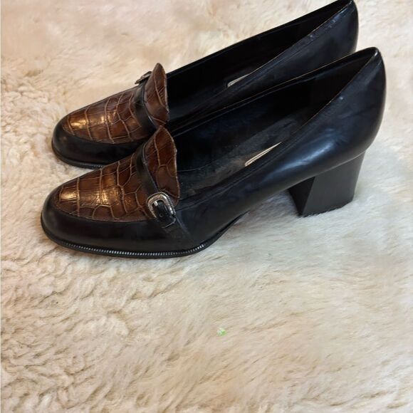Brighton Women's Black and Brown Leather Loafers size 10 - Picture 4 of 8